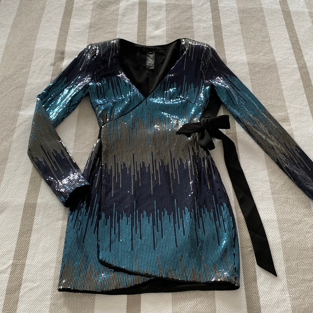 H:ours dress